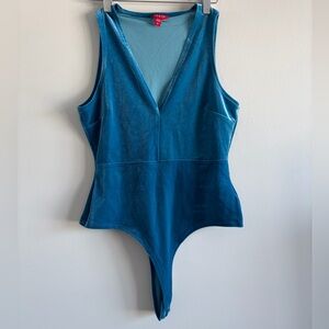 GUESS NWOT Bodysuit